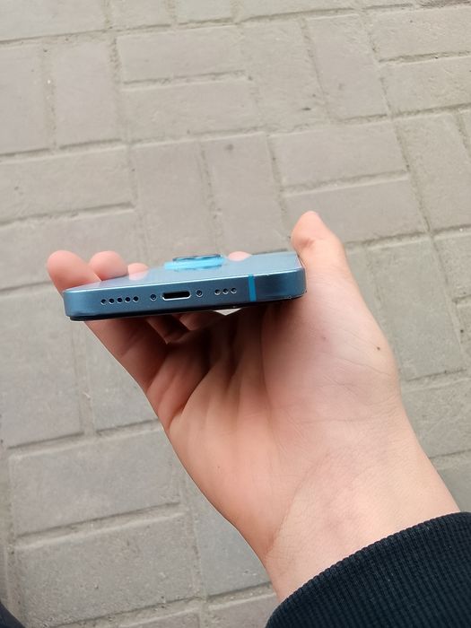 Айфон 14 256гб..