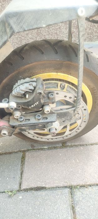 Trotineta electrica ezotron z200 cu baterie defectă