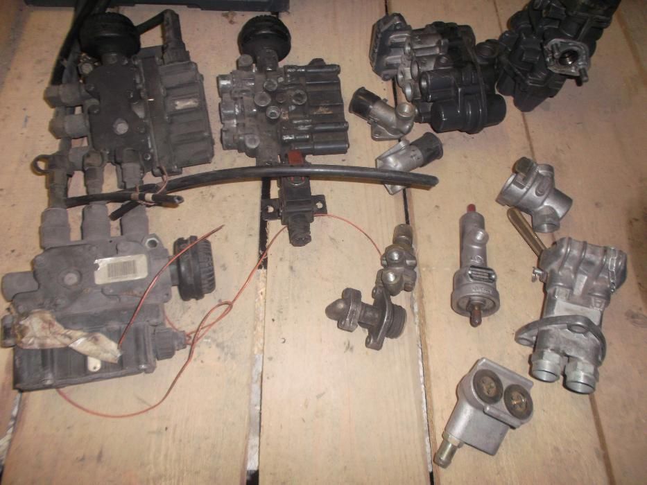 Supape,Valve Aer Remorci si Camioane