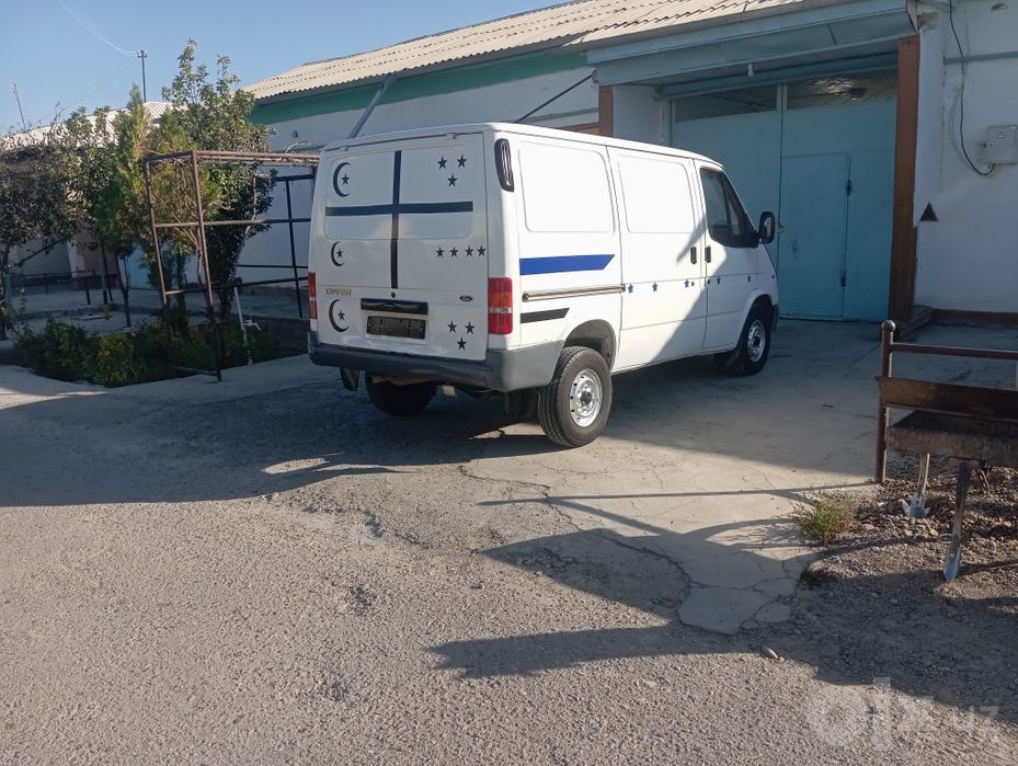 Ford tiranzid sotiladi 96 yil 4 balon yangi lassa polik chexol yangi