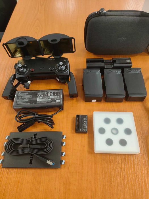 Дрон DJI Mavic Air Fly More Combo