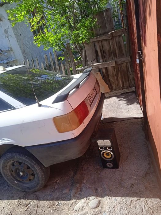 Автомобиль Audi B3