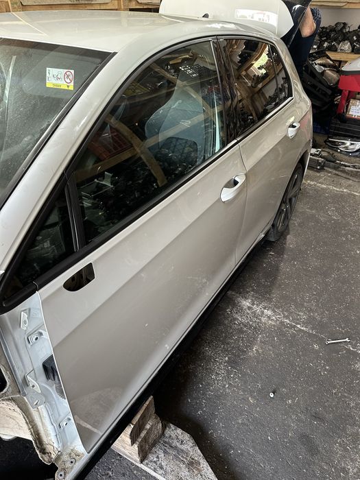 Usi stanga / Portiere stanga VW Golf 8 Hatchback