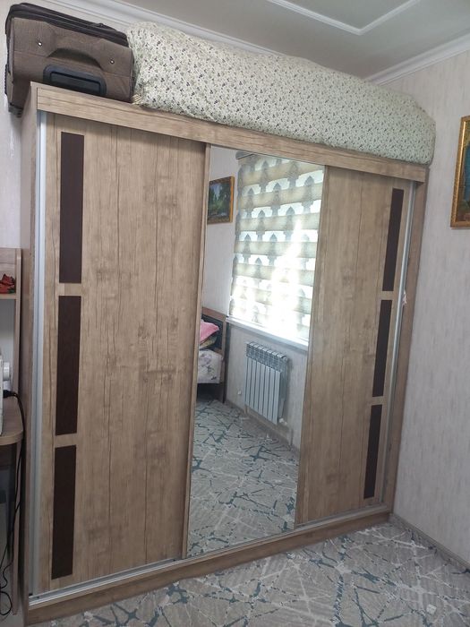 Срочно продаётся большой шкаф