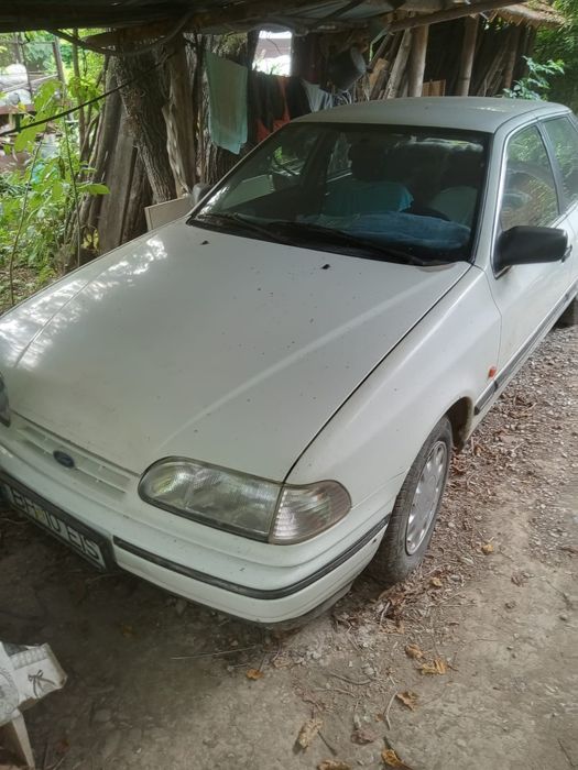 Vând: Ford Scorpio-tip limuzină
