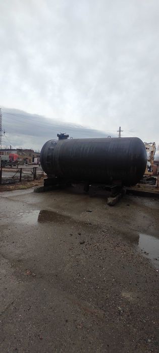 Продам емкость металлическую 4-11 м3