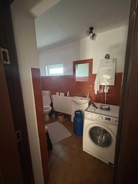 Casă + Spațiu Comercial de vânzare – Dumbrava - Itesti