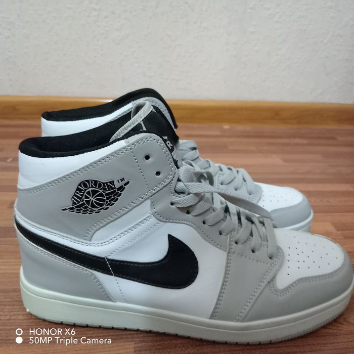 Oq kulrang unisex oyoq kiyim