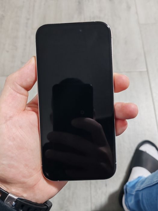 Iphone 15 pro  99% bat