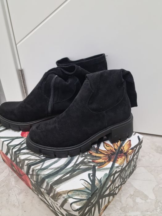 Дамски велурени ботуши