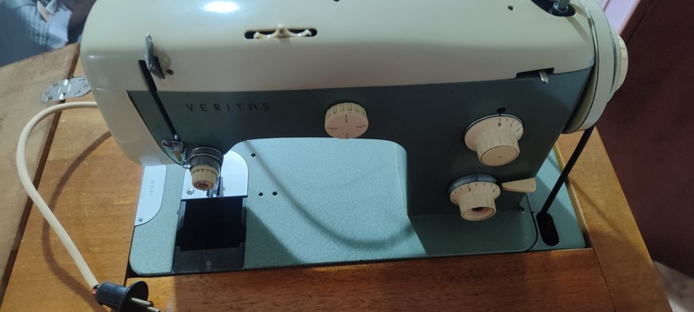 Швейная машинка Veritas