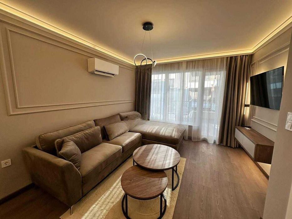 Продава се Тристаен апартамент в Пловдив, Христо Смирненски - 107 кв.м за 1734 €/кв.м - Снимка #1