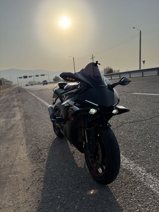 Yamaha R1 официально завезен с канады не китай не корея