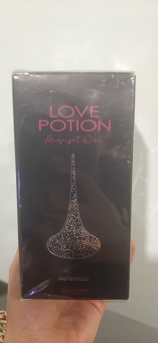 Apa de parfum Love Potion