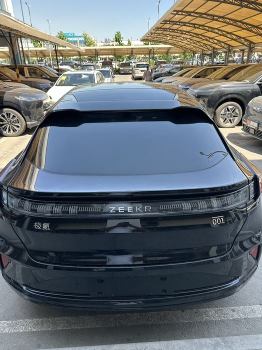 Zeekr 001 yu sport