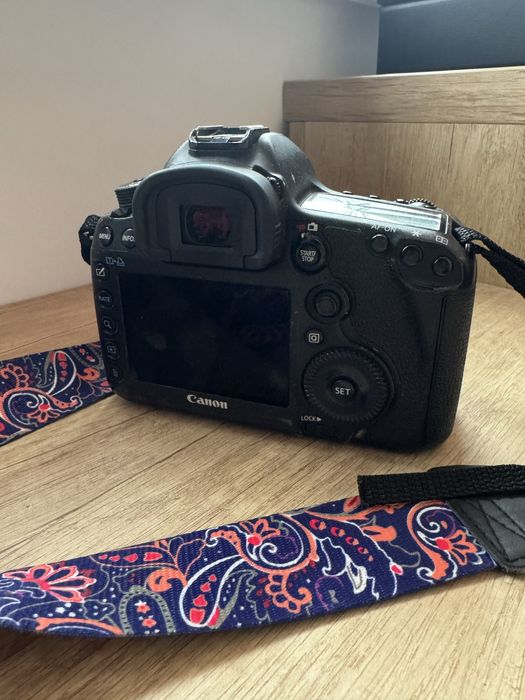 Canon EOS 5D Mark III + obiectiv Canon EF 50mm f1/4