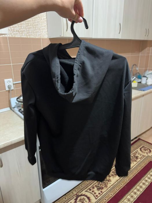 Толстовка с капюшоном