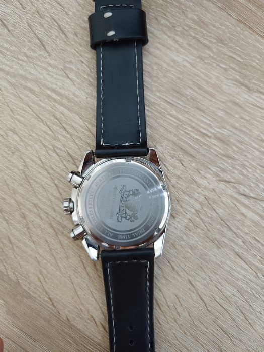 Часовник Festina