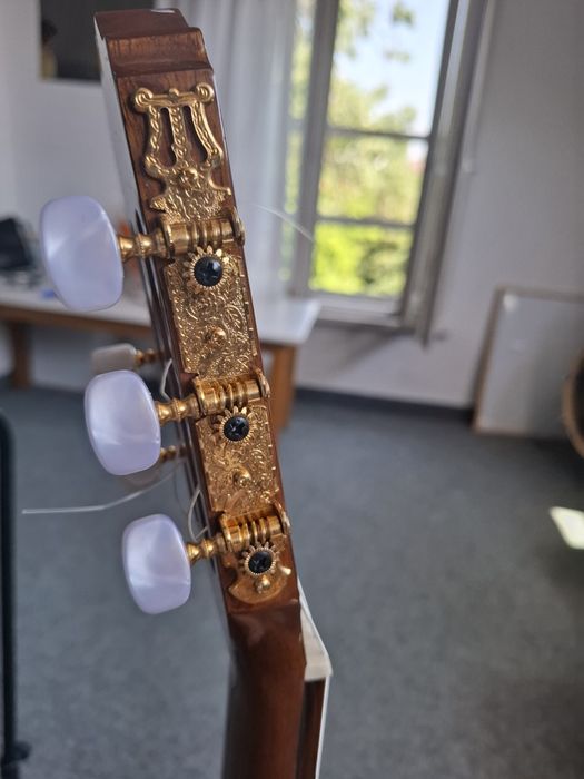 Takamine G124 класическа китара