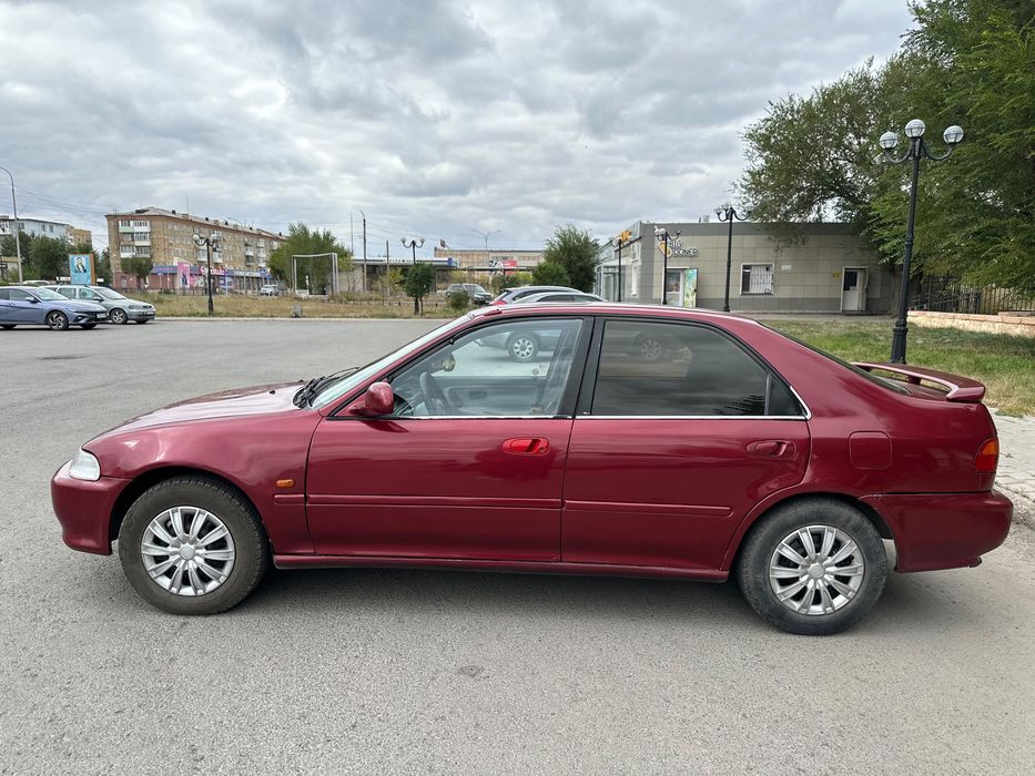 Продам машину honda civic 1992г