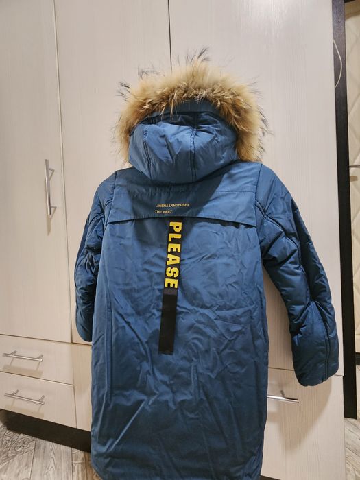 Продам зимнюю куртку на девочку