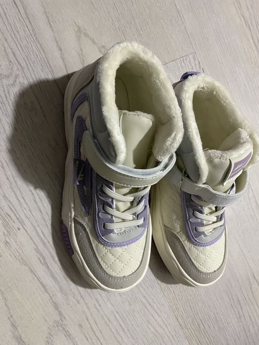 Кроссовки утепленные