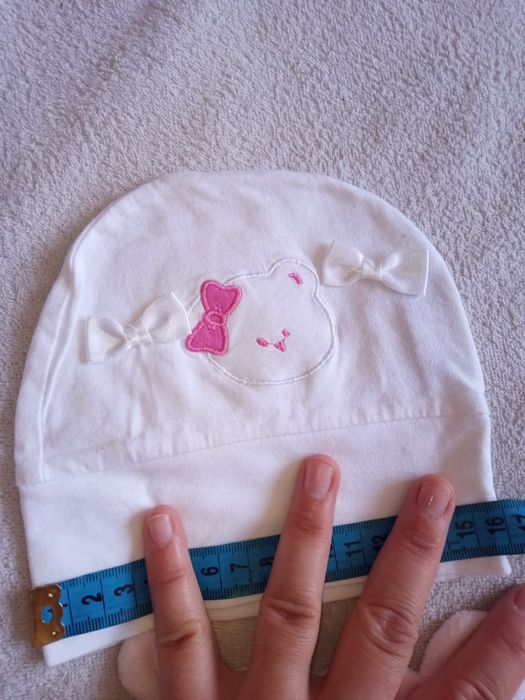 Vând căciulițe bebe