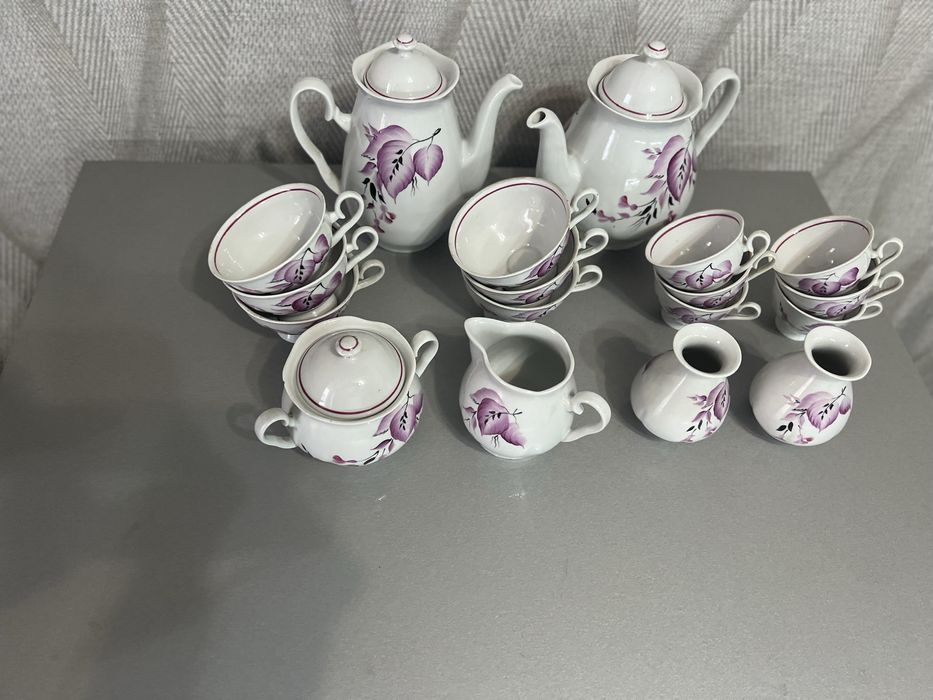 Набор посуды для кофе и чая.