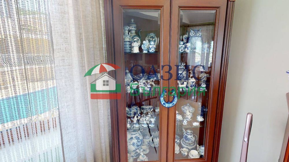 Къща с 4 спални 264 кв.м., в село. Кошарица, България, 385 000 евро