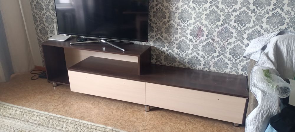 Продам тумбу под телевизор