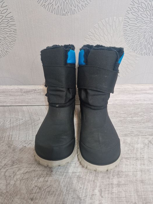 Cizme impermeabile călduroase Quechua marimea 38