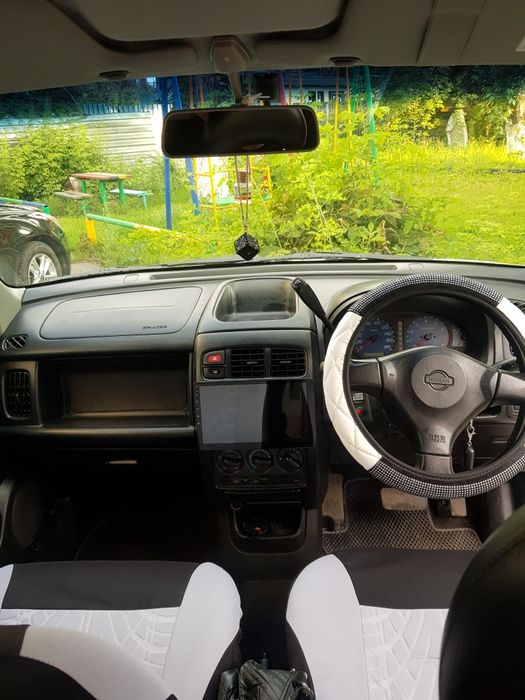 Nissan cube  2001г