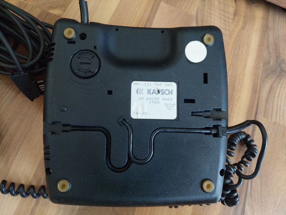 Telefon fix cu butoane ,ideal pentru decor ,culoare visiniu