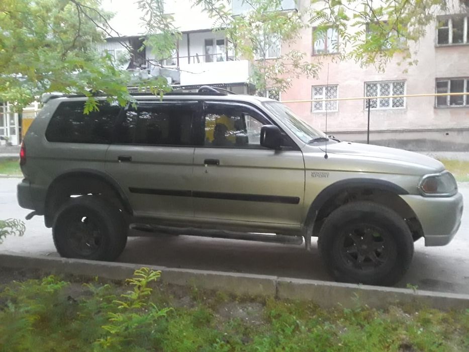 Продам Мицубиси Монтеро спорт