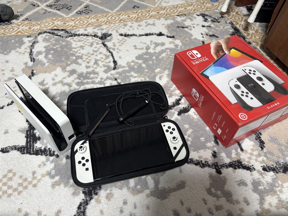 Продаю прошитую Nintendo Switch oled