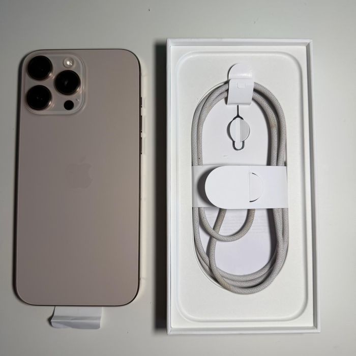 Iphone 16 Pro Max 512 GB Desert Titanium full box cu 5 huse originale