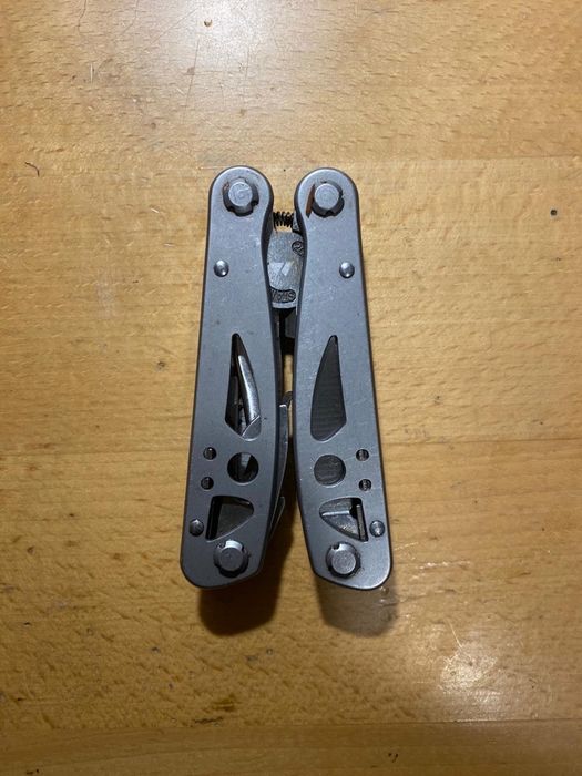 Briceag multifunctional inox