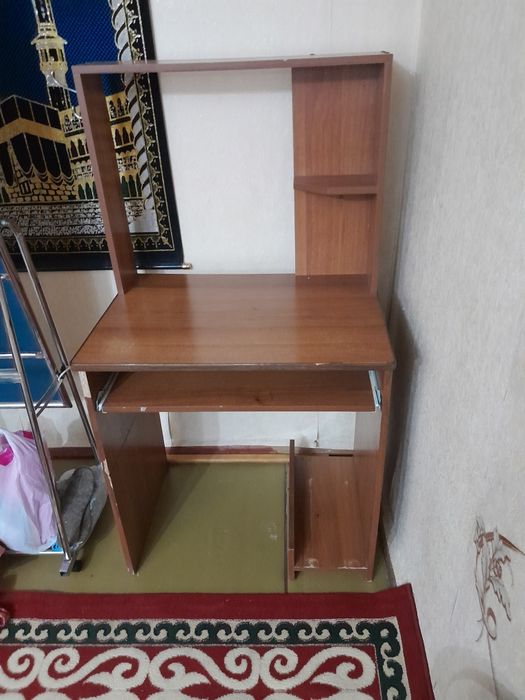 Отдам даром! Стол компьютерный!