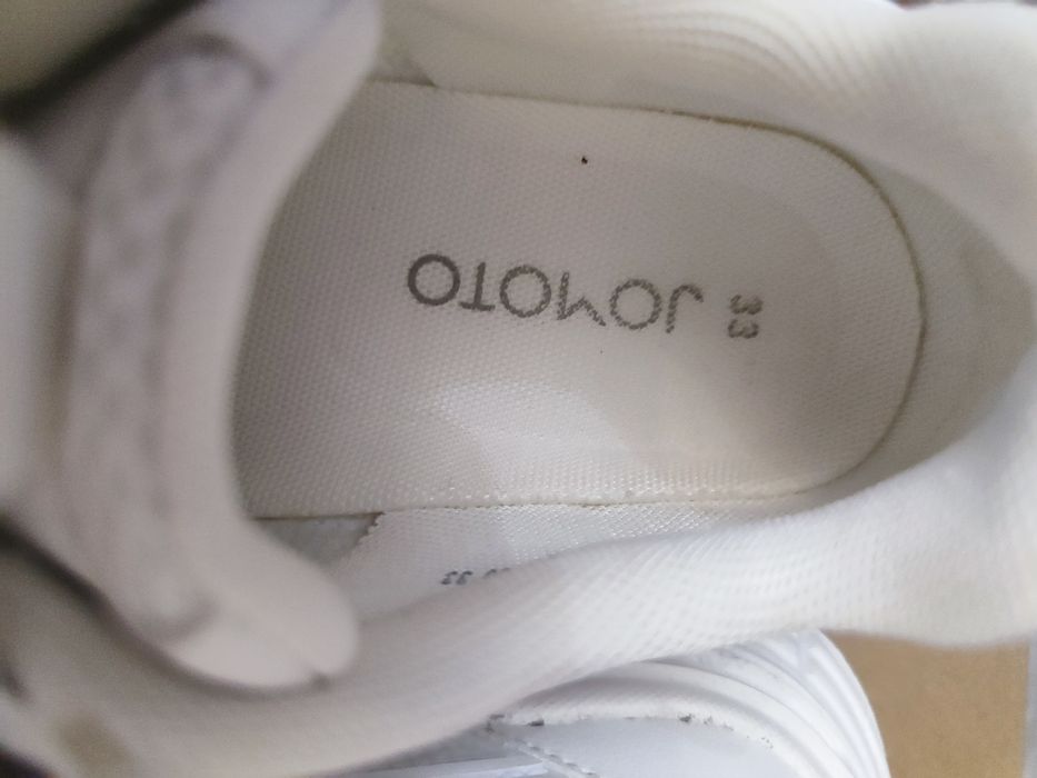 Детские кроссовки