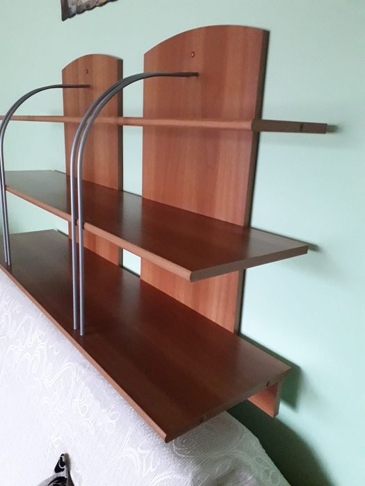 Bibliotecă suspendată