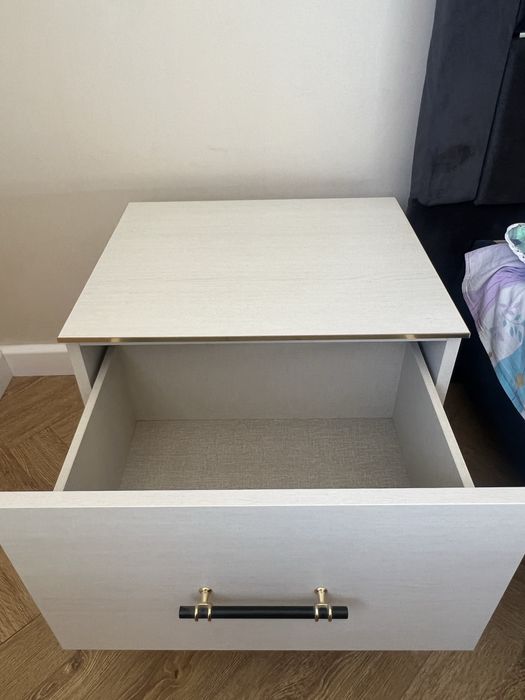 Тумбочка для спальни