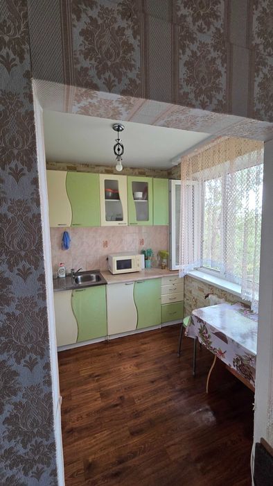 2 комн квартира район Зорьки