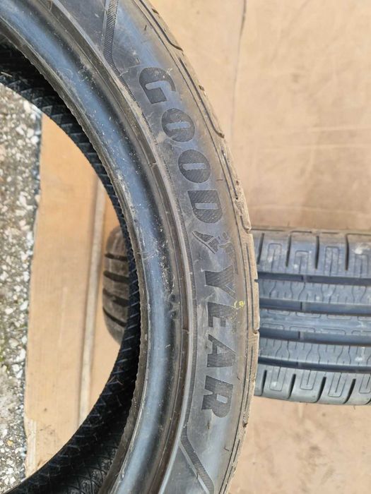 2 Goodyear R20 215/45 Летни гуми  DOT4922