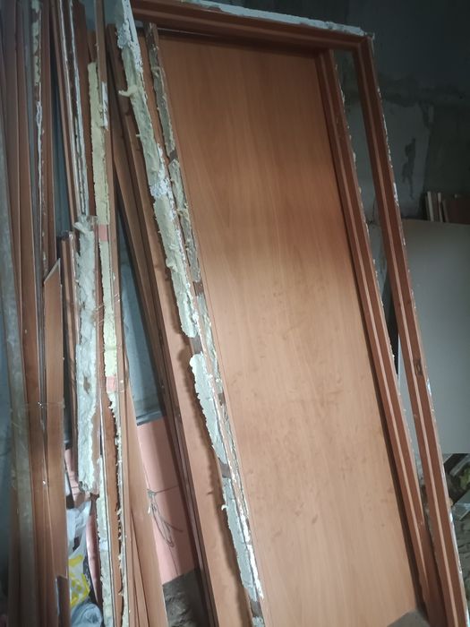 Продам межкомнатные двери 6 шт