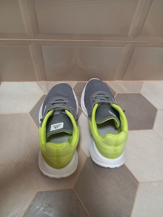 Adidași adidas marimea 37,5