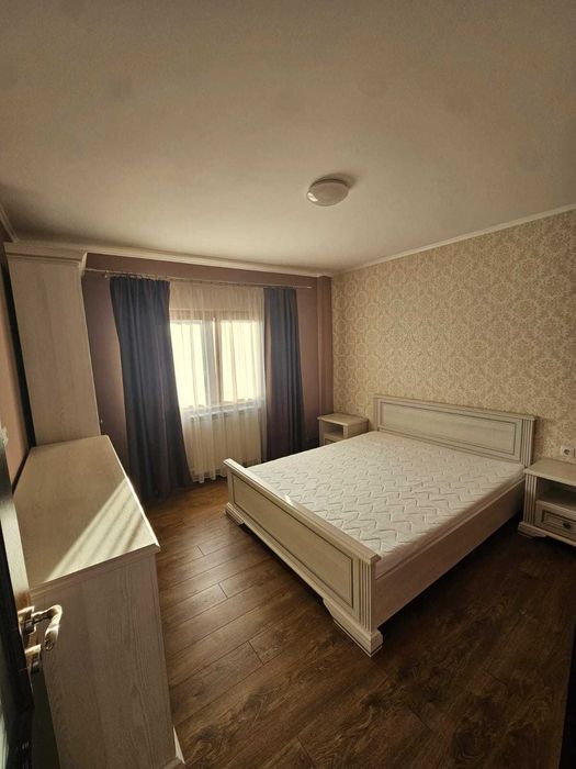 Inchiriez apartament 3 camere PB Decebal
