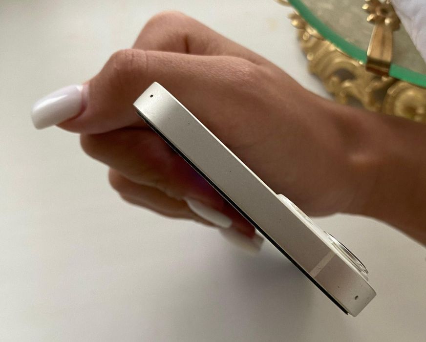 iPhone 13 без ремонта