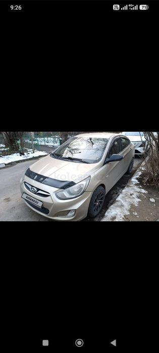 Машина хюндай акцент