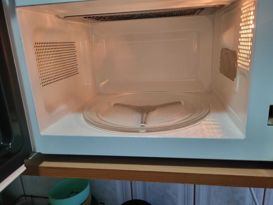 Cuptor cu microunde
