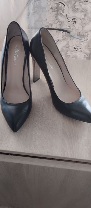 Туфли женские на каблуке
